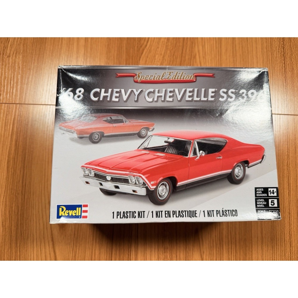 Revell 1968 Chevy Chevelle SS 396 1:25 Model Kit 85-4445 Open Box Complete